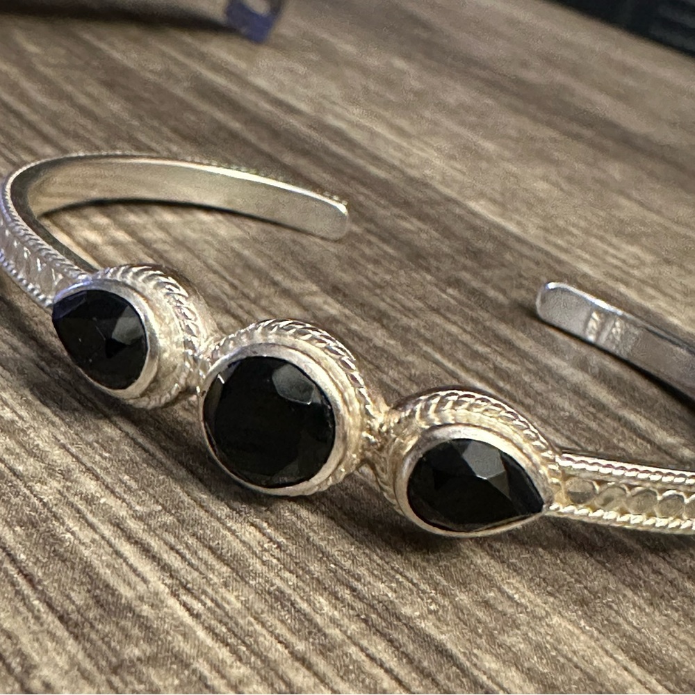 WOW POSHMARK Authentic Anna Beck Sterling Silver Black Onyx Triple Stone Cuff